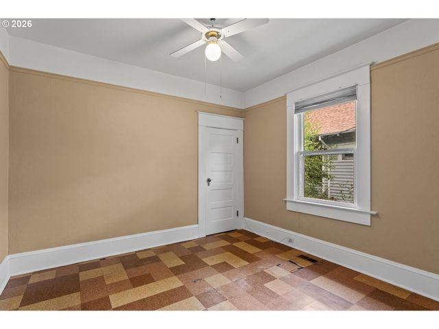3766 Se LINCOLN St, Portland, OR 97214