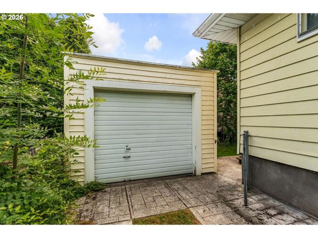 3766 Se LINCOLN St, Portland, OR 97214