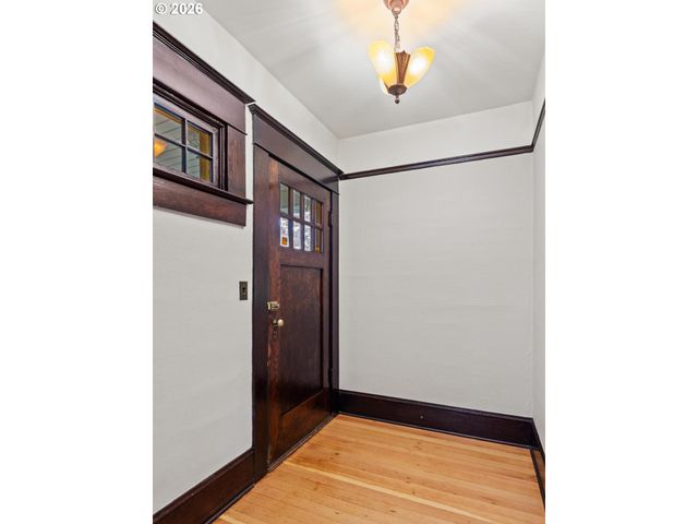 3766 Se LINCOLN St, Portland, OR 97214
