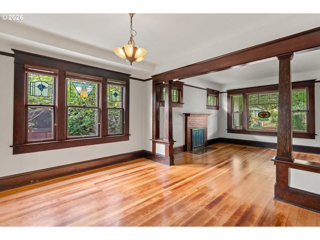 3766 Se LINCOLN St, Portland, OR 97214