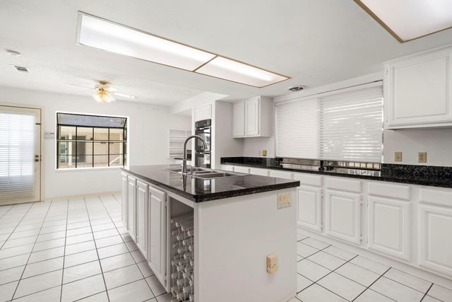 1151 Sugar Creek Boulevard, Sugar Land, TX 77478