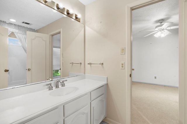 1151 Sugar Creek Boulevard, Sugar Land, TX 77478