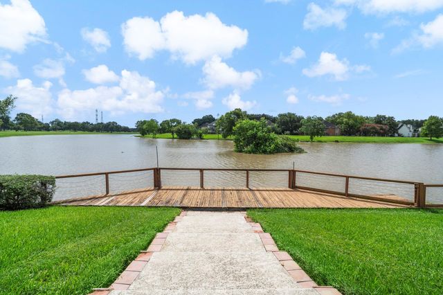1151 Sugar Creek Boulevard, Sugar Land, TX 77478