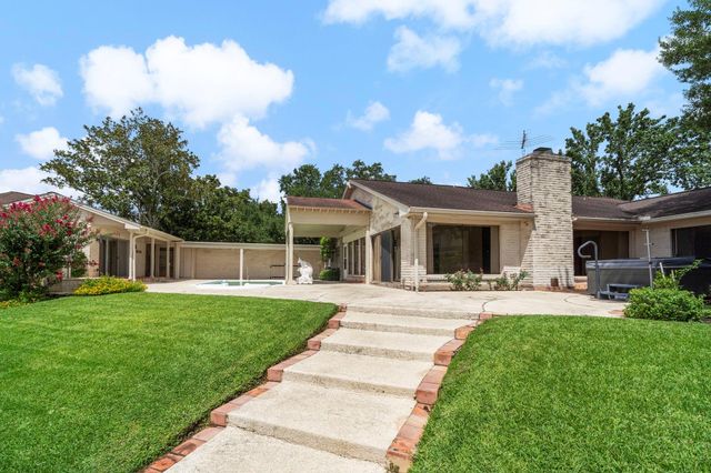 1151 Sugar Creek Boulevard, Sugar Land, TX 77478