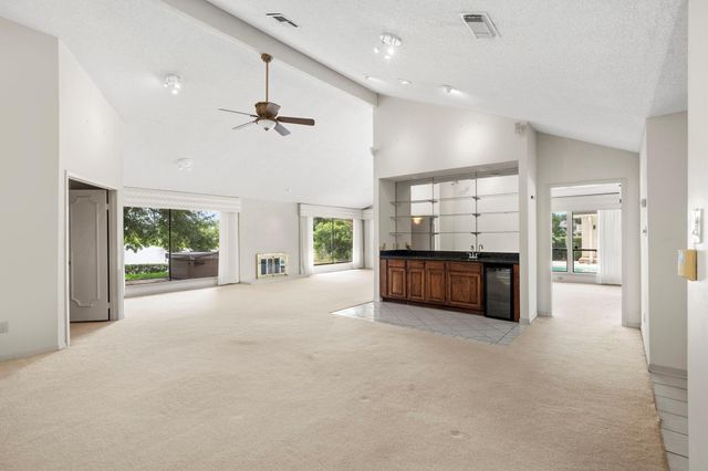 1151 Sugar Creek Boulevard, Sugar Land, TX 77478