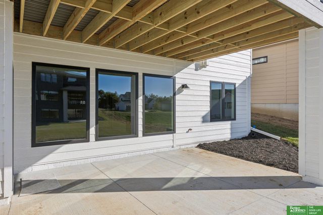 3306 S 212th Street, Elkhorn, NE 68022