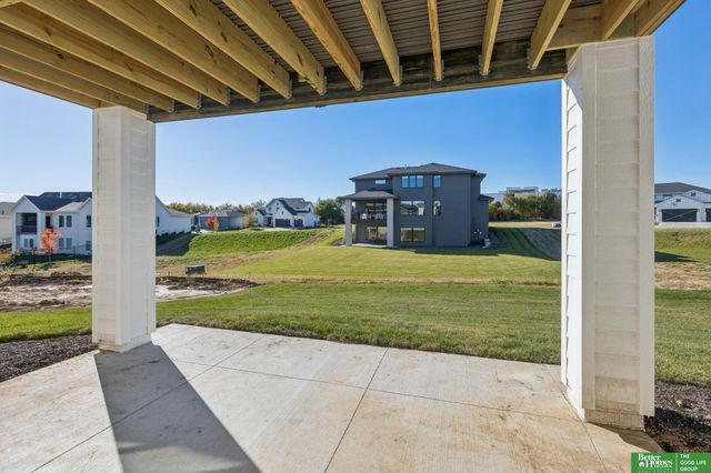 3306 S 212th Street, Elkhorn, NE 68022