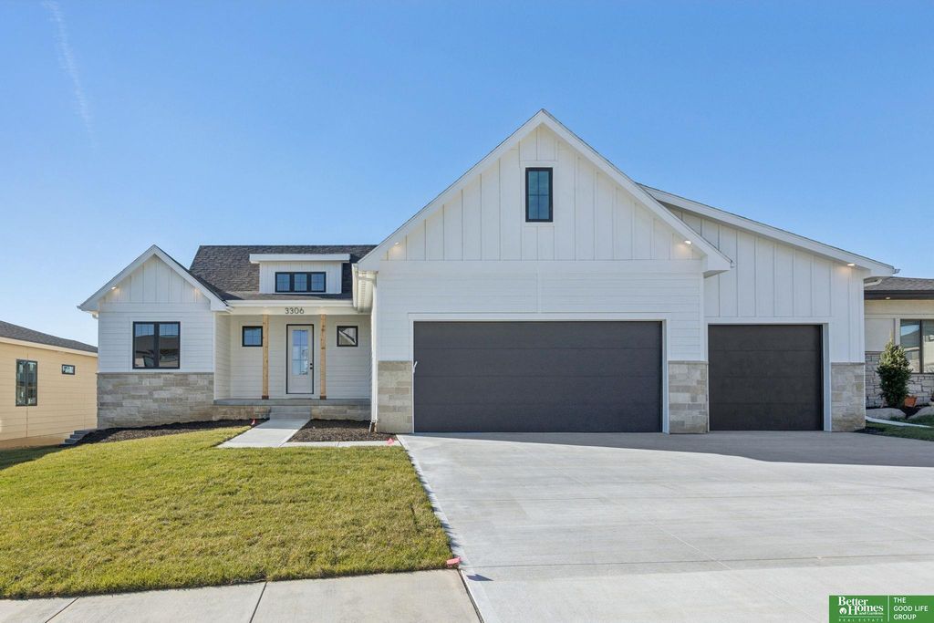 3306 S 212th Street, Elkhorn, NE 68022