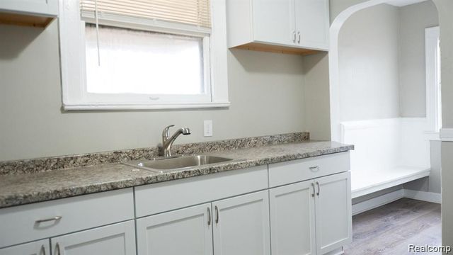 15003 Manor Street, Detroit, MI 48238