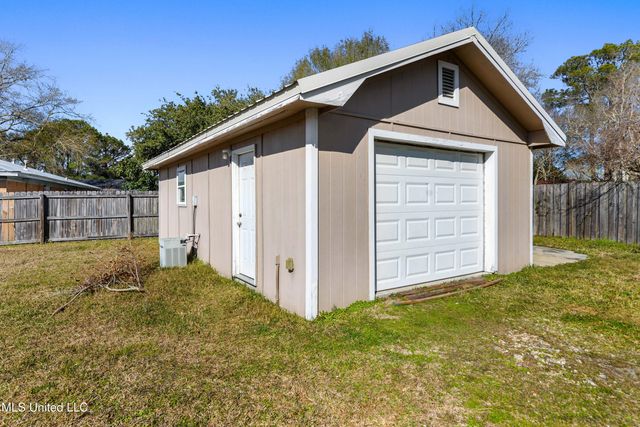 649 N Orchard, D'iberville, MS 39540