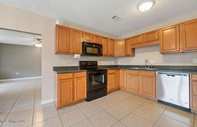 649 N Orchard, D'iberville, MS 39540