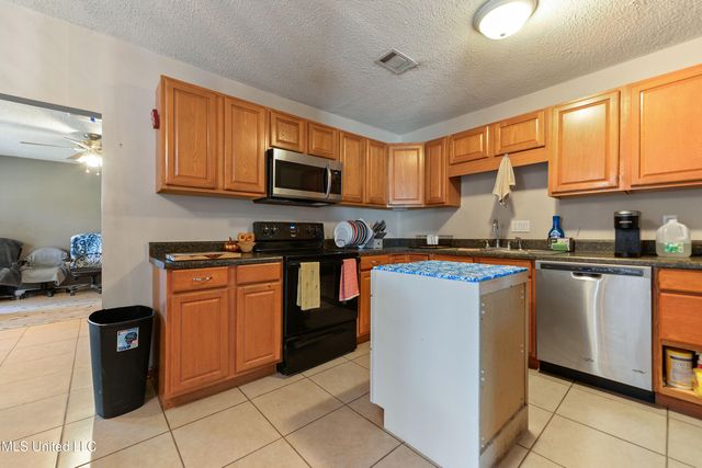 649 N Orchard, D'iberville, MS 39540