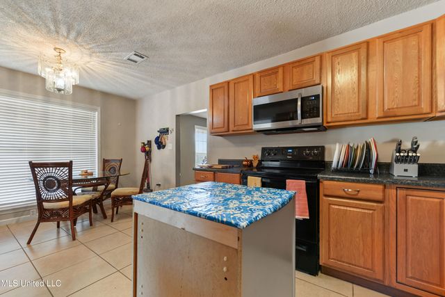 649 N Orchard, D'iberville, MS 39540