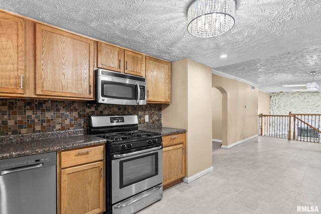 3360 CARMAN Avenue, Springfield, IL 62703