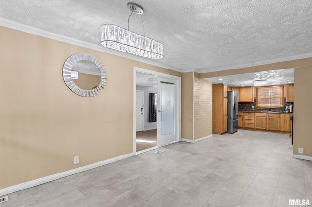 3360 CARMAN Avenue, Springfield, IL 62703