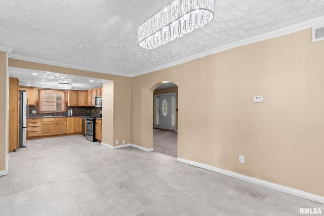 3360 CARMAN Avenue, Springfield, IL 62703