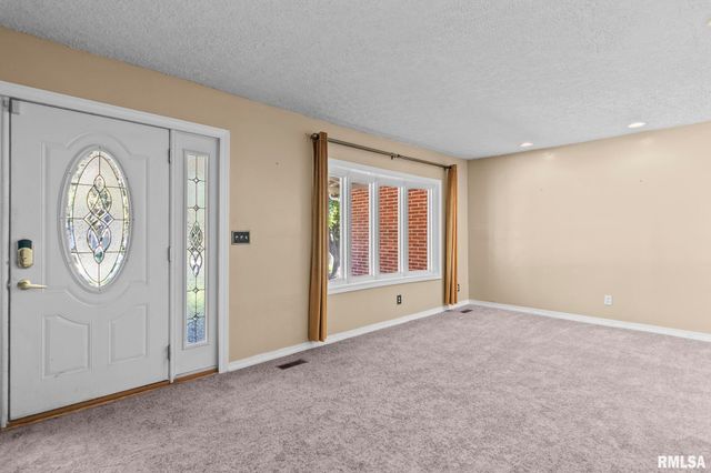 3360 CARMAN Avenue, Springfield, IL 62703