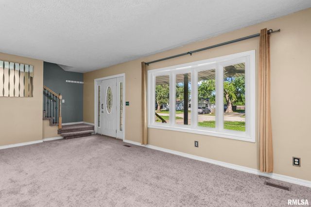 3360 CARMAN Avenue, Springfield, IL 62703