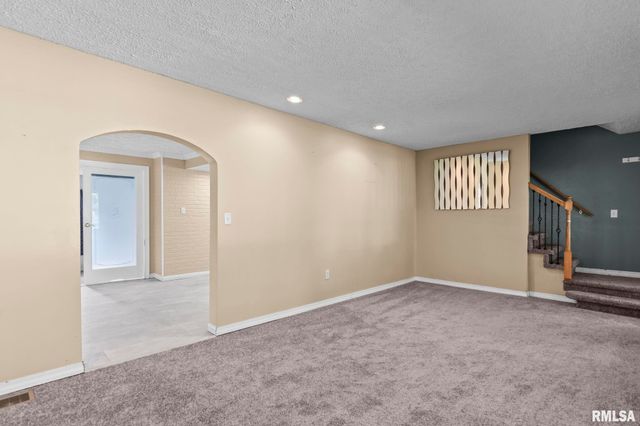 3360 CARMAN Avenue, Springfield, IL 62703