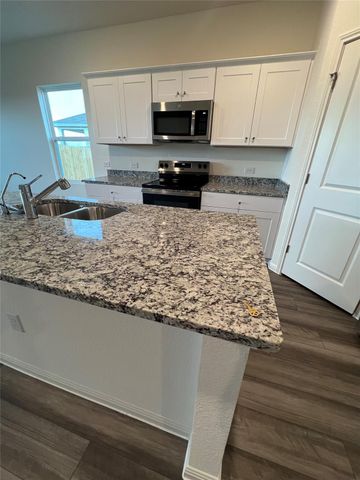 124 Rother PL, Taylor, TX 76574