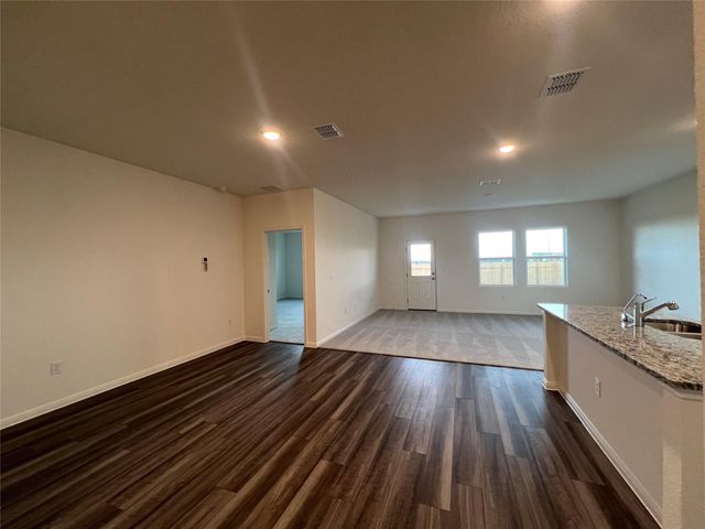 124 Rother PL, Taylor, TX 76574