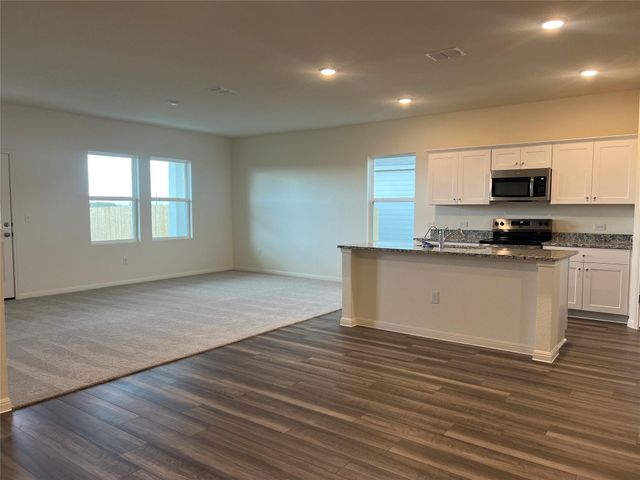 124 Rother PL, Taylor, TX 76574