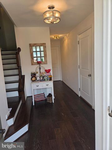 47 VILLAGE GREEN LN, Sicklerville, NJ 08081