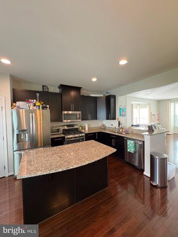 47 VILLAGE GREEN LN, Sicklerville, NJ 08081