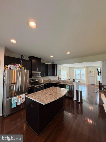 47 VILLAGE GREEN LN, Sicklerville, NJ 08081