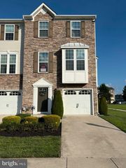 47 VILLAGE GREEN LN, Sicklerville, NJ 08081