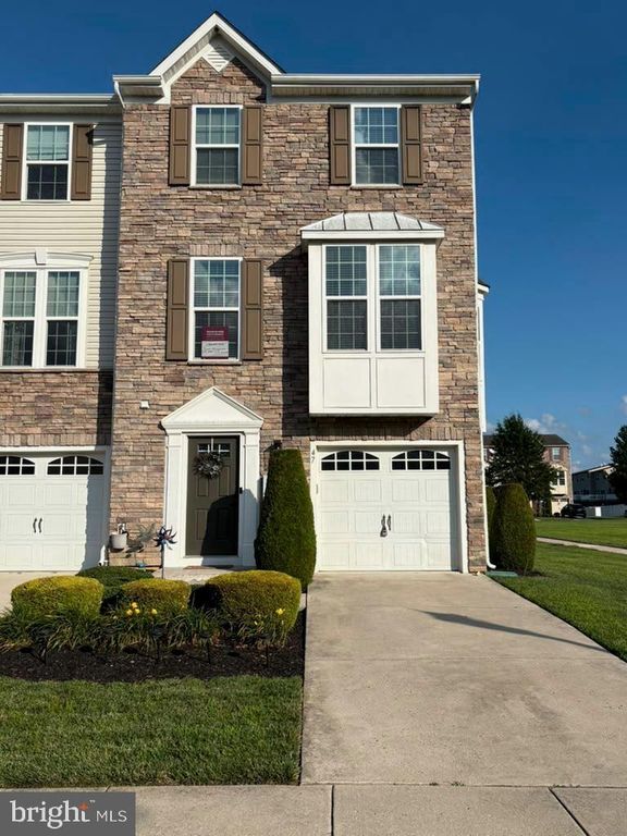 47 VILLAGE GREEN LN, Sicklerville, NJ 08081