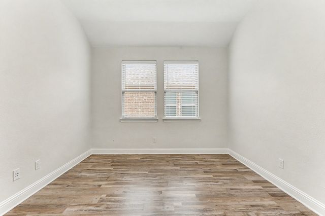 421 Bentley Drive, Midlothian, TX 76065