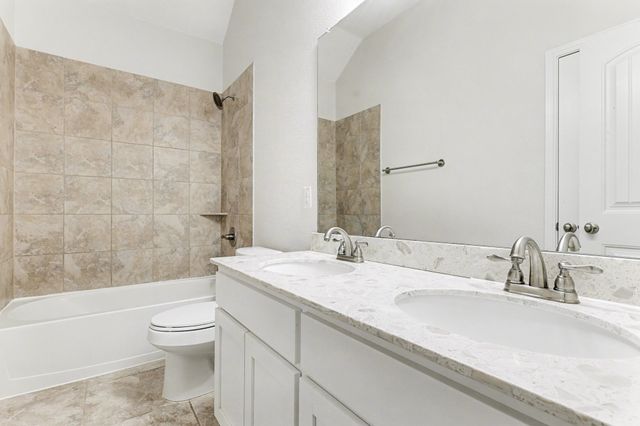 421 Bentley Drive, Midlothian, TX 76065