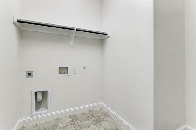 421 Bentley Drive, Midlothian, TX 76065