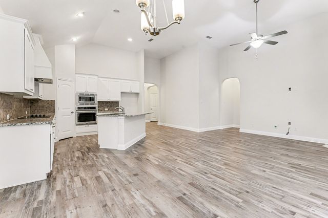 421 Bentley Drive, Midlothian, TX 76065