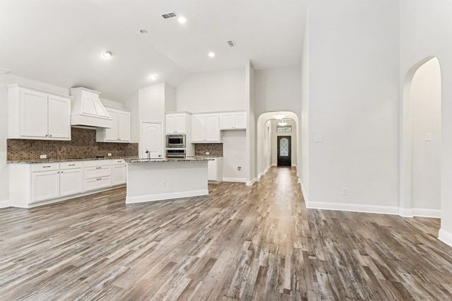 421 Bentley Drive, Midlothian, TX 76065