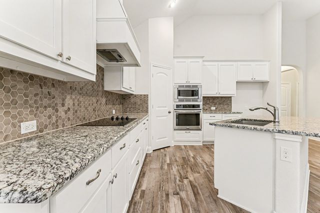 421 Bentley Drive, Midlothian, TX 76065