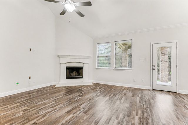 421 Bentley Drive, Midlothian, TX 76065