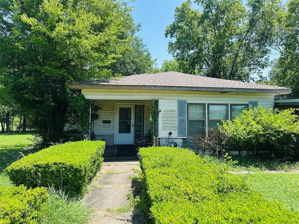 501 W Main Street, Mexia, TX 76661