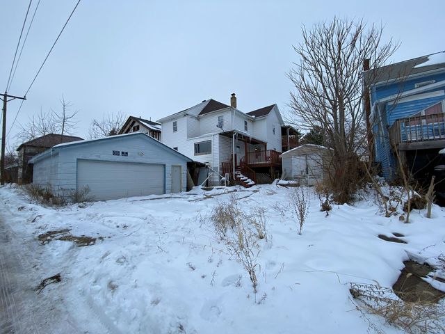 609 W Pleasant Street, Freeport, IL 61032