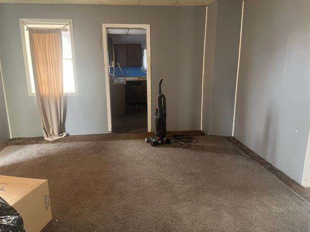 609 W Pleasant Street, Freeport, IL 61032