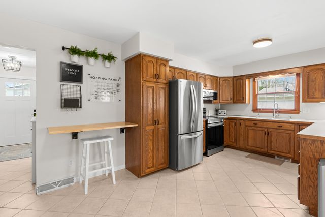 1320 Highgate Road, Kalamazoo City, MI 49006