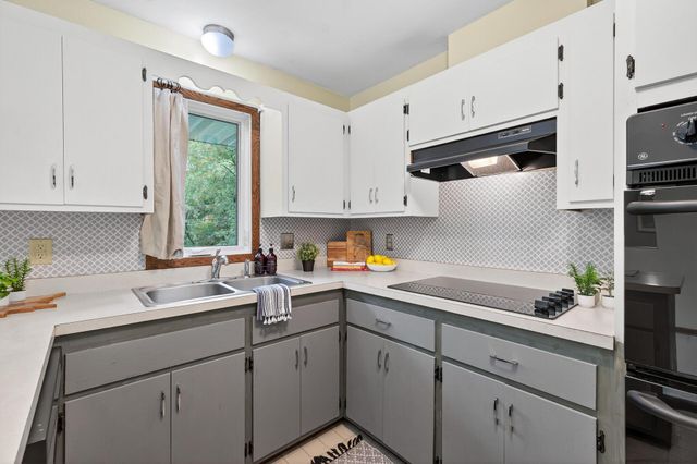 7708 Zealand Avenue N, Brooklyn Park, MN 55445