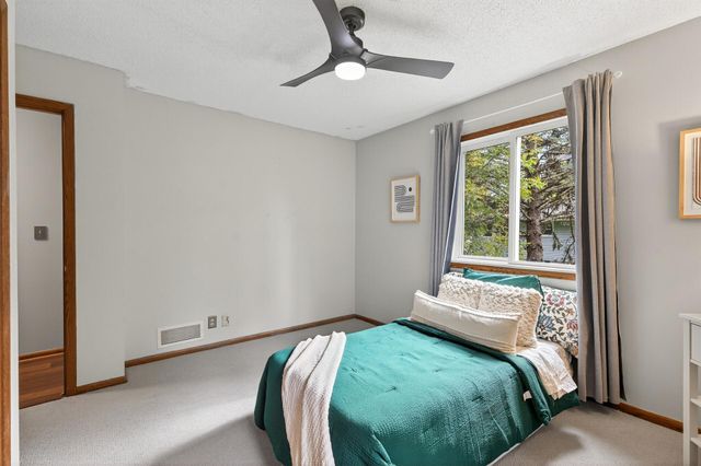 7708 Zealand Avenue N, Brooklyn Park, MN 55445