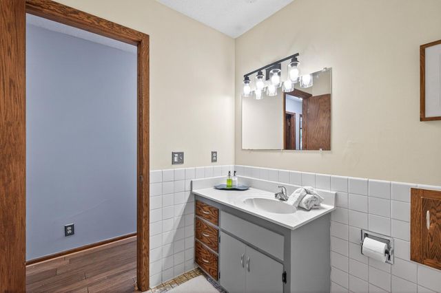 7708 Zealand Avenue N, Brooklyn Park, MN 55445