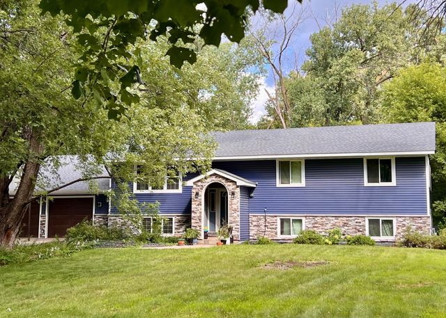 7708 Zealand Avenue N, Brooklyn Park, MN 55445