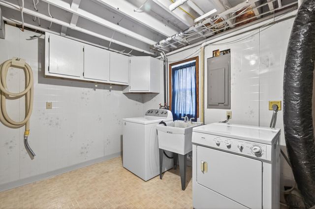 7708 Zealand Avenue N, Brooklyn Park, MN 55445