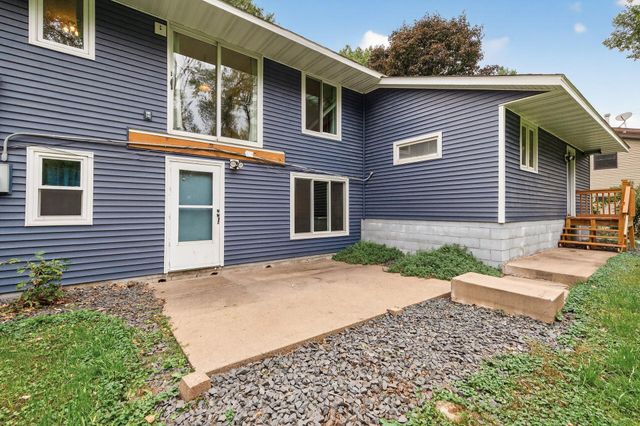 7708 Zealand Avenue N, Brooklyn Park, MN 55445