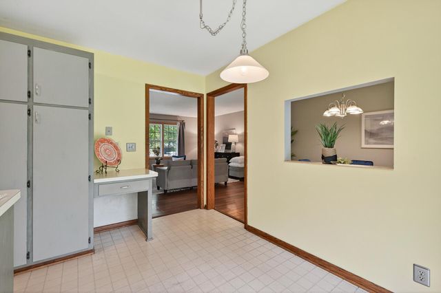 7708 Zealand Avenue N, Brooklyn Park, MN 55445