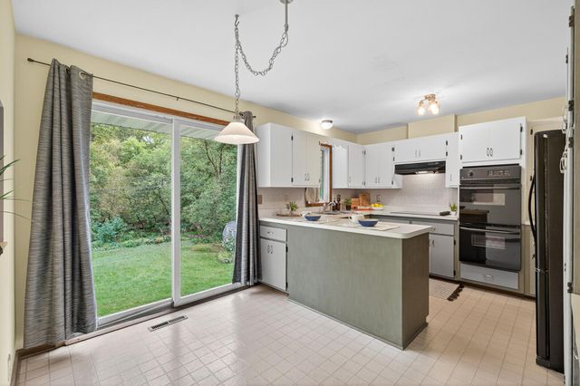 7708 Zealand Avenue N, Brooklyn Park, MN 55445